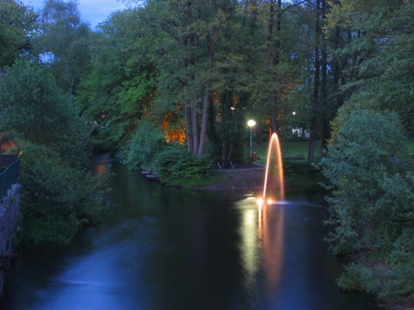 Osterauinsel bei Nacht